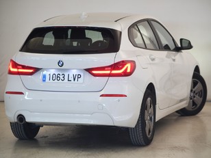 BMW Serie 1 116d color Blanco. Año 2021. 85KW(116CV). Diésel. 