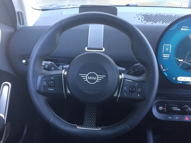 fotoG 12 del MINI MINI Aceman SE 160 kW (218 CV) 218cv Eléctrico del 2024 en Cantabria