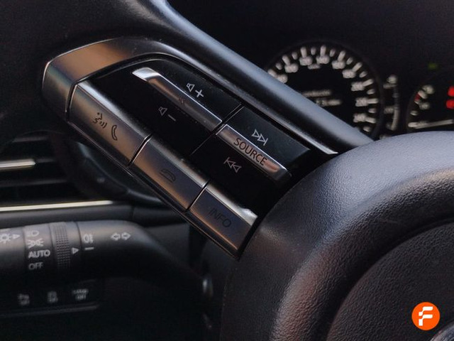 Foto 12 Mazda Mazda 3 2.0 SKYACTIV-G Zenith 89 kW (122 CV)