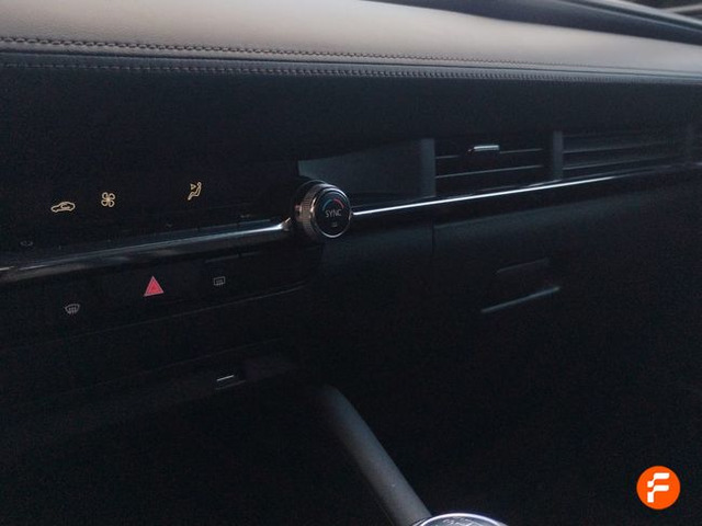 Foto 19 Mazda Mazda 3 2.0 SKYACTIV-G Zenith 89 kW (122 CV)