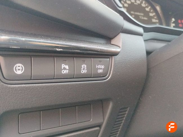 Foto 20 Mazda Mazda 3 2.0 SKYACTIV-G Zenith 89 kW (122 CV)