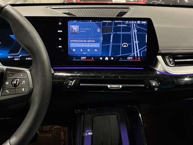 BMW iX1 xDrive30 color Verde. Año 2025. 230KW(313CV). Eléctrico. En concesionario BMW Marcos Automoción de Valencia