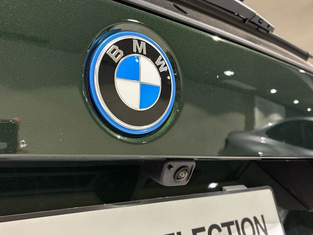 BMW iX1 xDrive30 color Verde. Año 2025. 230KW(313CV). Eléctrico. En concesionario BMW Marcos Automoción de Valencia