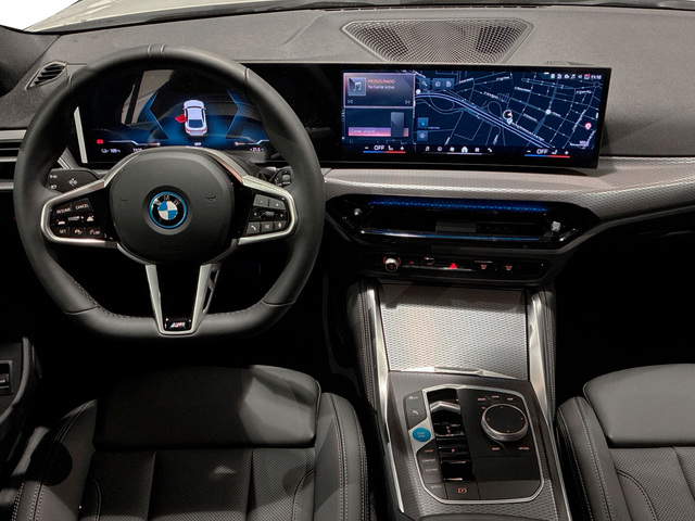 BMW i4 eDrive35 color Blanco. Año 2025. 210KW(286CV). Eléctrico. En concesionario BMW Marcos Automoción de Valencia