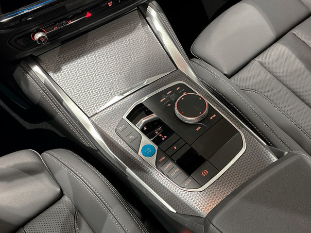 BMW i4 eDrive35 color Blanco. Año 2025. 210KW(286CV). Eléctrico. En concesionario BMW Marcos Automoción de Valencia