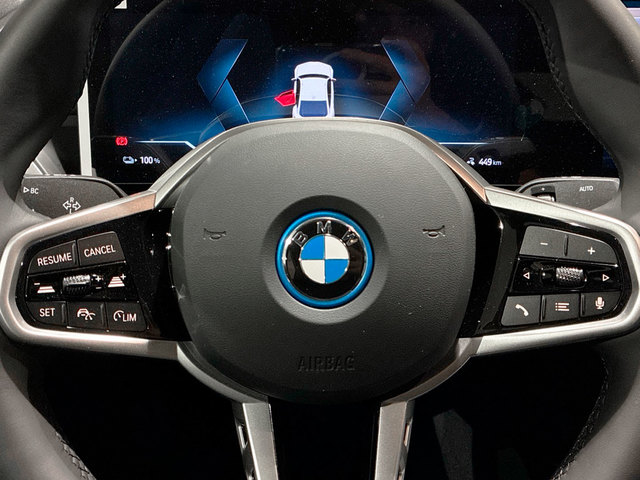 BMW i4 eDrive35 color Blanco. Año 2025. 210KW(286CV). Eléctrico. En concesionario BMW Marcos Automoción de Valencia