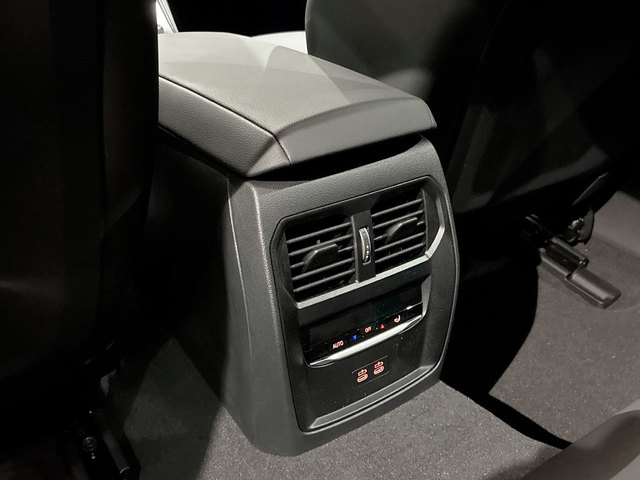 BMW i4 eDrive35 color Blanco. Año 2025. 210KW(286CV). Eléctrico. En concesionario BMW Marcos Automoción de Valencia