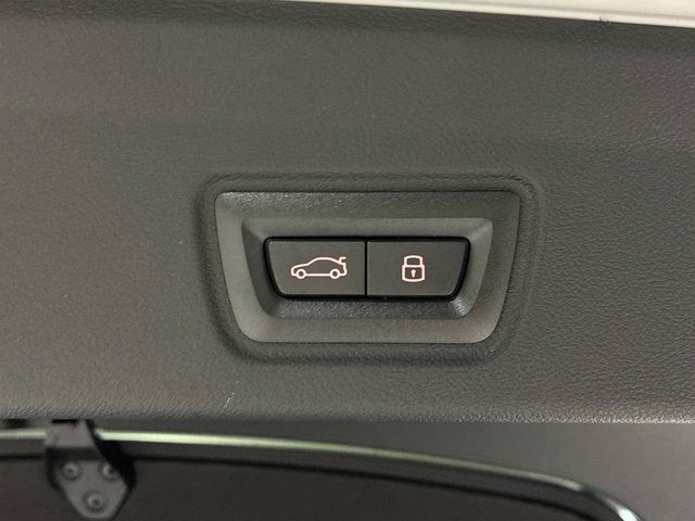 BMW i4 eDrive35 color Blanco. Año 2025. 210KW(286CV). Eléctrico. En concesionario BMW Marcos Automoción de Valencia