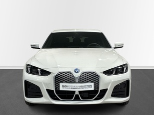 Fotos de BMW i4 eDrive35 color Blanco. Año 2025. 210KW(286CV). Eléctrico. En concesionario BMW Marcos Automoción de Valencia