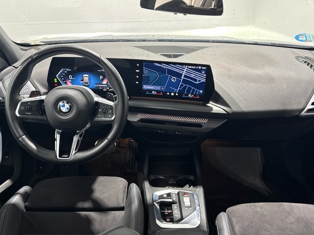 BMW Serie 1 120d color Gris. Año 2024. 120KW(163CV). Diésel. En concesionario Auto Premier, S.A. - MADRID de Madrid