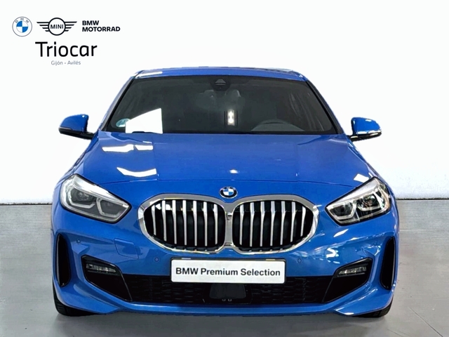 BMW Serie 1 118d color Azul. Año 2024. 110KW(150CV). Diésel. En concesionario Triocar Gijón (Bmw y Mini) de Asturias