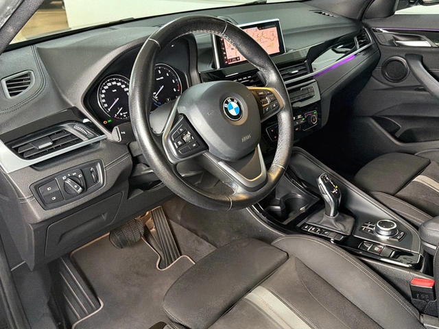 BMW X2 sDrive18d color Negro. Año 2020. 110KW(150CV). Diésel. En concesionario Triocar Gijón (Bmw y Mini) de Asturias