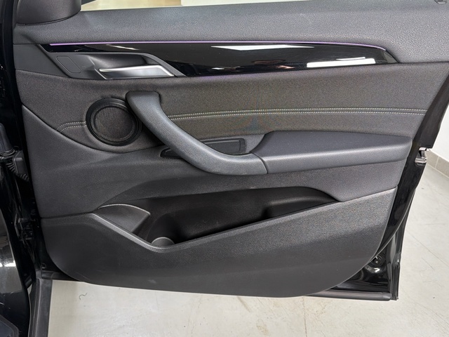 BMW X2 sDrive18d color Negro. Año 2020. 110KW(150CV). Diésel. En concesionario Triocar Gijón (Bmw y Mini) de Asturias