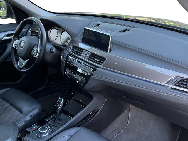 BMW X1 sDrive18d color Negro. Año 2021. 110KW(150CV). Diésel. En concesionario Murcia Premium S.L. AV DEL ROCIO de Murcia