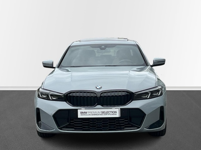 BMW Serie 3 320d color Gris. Año 2025. 140KW(190CV). Diésel. En concesionario MURCIA PREMIUM S.L. JUAN CARLOS I de Murcia