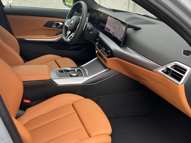 BMW Serie 3 320d color Gris. Año 2025. 140KW(190CV). Diésel. En concesionario MURCIA PREMIUM S.L. JUAN CARLOS I de Murcia