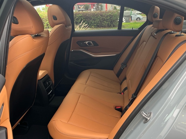 BMW Serie 3 320d color Gris. Año 2025. 140KW(190CV). Diésel. En concesionario MURCIA PREMIUM S.L. JUAN CARLOS I de Murcia