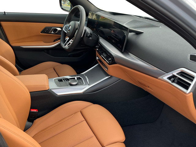 BMW Serie 3 320d color Gris. Año 2025. 140KW(190CV). Diésel. En concesionario Murcia Premium S.L. AV DEL ROCIO de Murcia