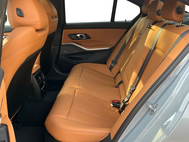 BMW Serie 3 320d color Gris. Año 2025. 140KW(190CV). Diésel. En concesionario Murcia Premium S.L. AV DEL ROCIO de Murcia