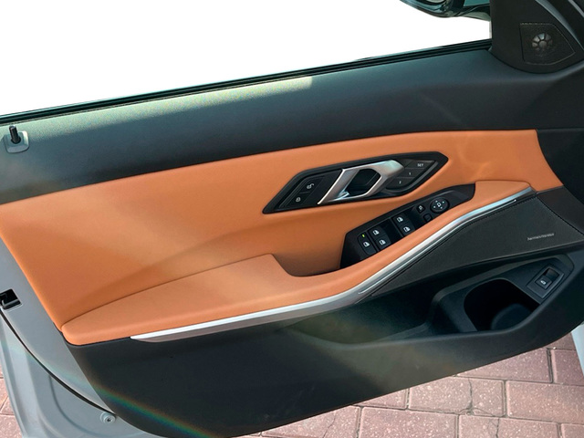 BMW Serie 3 320d color Gris. Año 2025. 140KW(190CV). Diésel. En concesionario Murcia Premium S.L. AV DEL ROCIO de Murcia