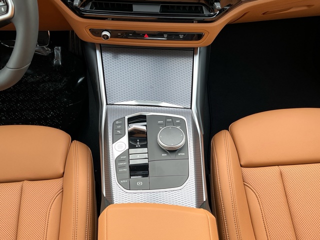 BMW Serie 3 320d color Gris. Año 2025. 140KW(190CV). Diésel. En concesionario Murcia Premium S.L. AV DEL ROCIO de Murcia