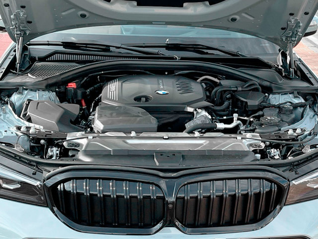 BMW Serie 3 320d color Gris. Año 2025. 140KW(190CV). Diésel. En concesionario Murcia Premium S.L. AV DEL ROCIO de Murcia