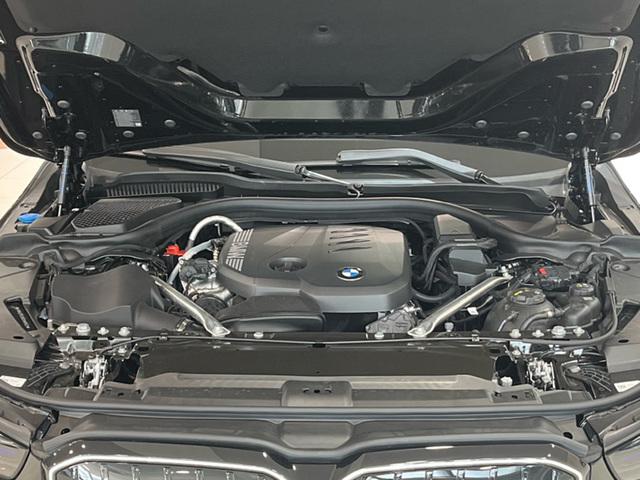 BMW Serie 5 520d color Negro. Año 2025. 145KW(197CV). Diésel. En concesionario MURCIA PREMIUM S.L. JUAN CARLOS I de Murcia