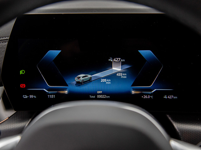 BMW iX2 eDrive20 color Azul. Año 2025. 150KW(204CV). Eléctrico. En concesionario Móvil Begar Alicante de Alicante