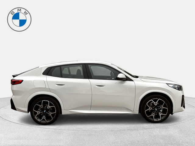 BMW X2 xDrive20d color Blanco. Año 2025. 120KW(163CV). Diésel. En concesionario Ilbira Motor | Granada de Granada