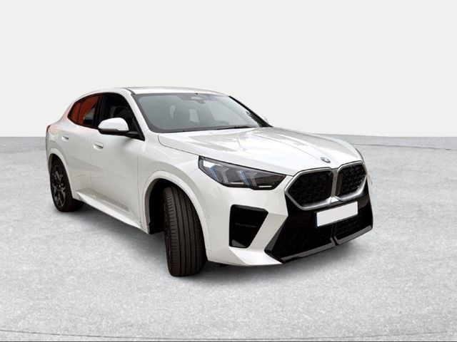 BMW X2 xDrive20d color Blanco. Año 2025. 120KW(163CV). Diésel. En concesionario Ilbira Motor | Granada de Granada