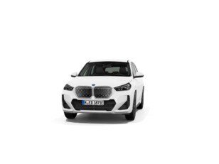 Fotos de BMW iX1 xDrive30 color Blanco. Año 2025. 230KW(313CV). Eléctrico. En concesionario Ilbira Motor | Granada de Granada
