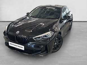 Fotos de BMW Serie 1 118d color Negro. Año 2022. 110KW(150CV). Diésel. En concesionario Enekuri Motor de Vizcaya