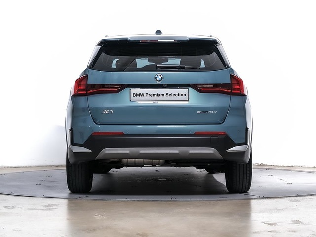BMW X1 sDrive18d color Verde. Año 2023. 110KW(150CV). Diésel. En concesionario Oliva Motor Tarragona de Tarragona