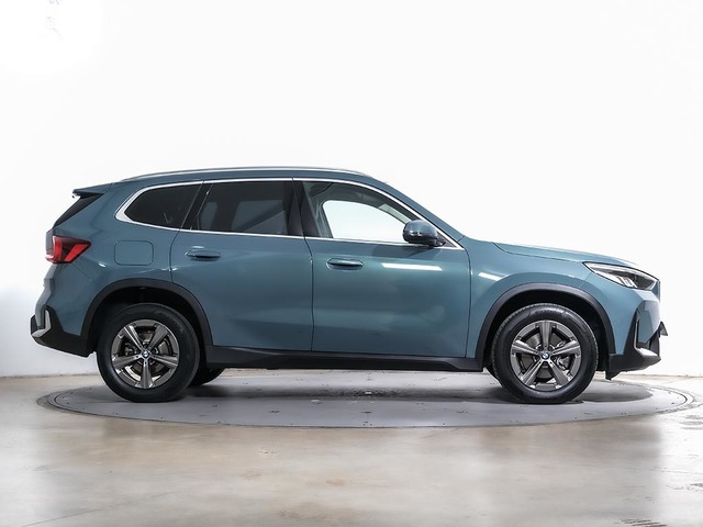 BMW X1 sDrive18d color Verde. Año 2023. 110KW(150CV). Diésel. En concesionario Oliva Motor Tarragona de Tarragona
