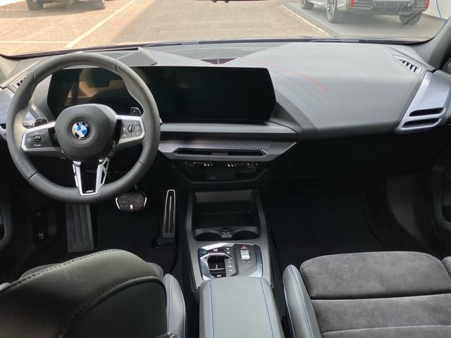 BMW Serie 1 120d color Violeta. Año 2025. 120KW(163CV). Diésel. En concesionario Proa Premium Palma de Illes Balears
