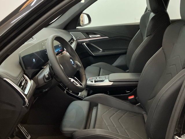 BMW X1 xDrive25e color Negro. Año 2025. 180KW(245CV). Híbrido Electro/Gasolina. En concesionario Proa Premium Palma de Illes Balears