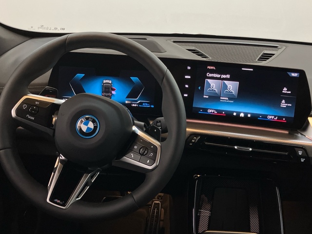 BMW X1 xDrive25e color Negro. Año 2025. 180KW(245CV). Híbrido Electro/Gasolina. En concesionario Proa Premium Palma de Illes Balears