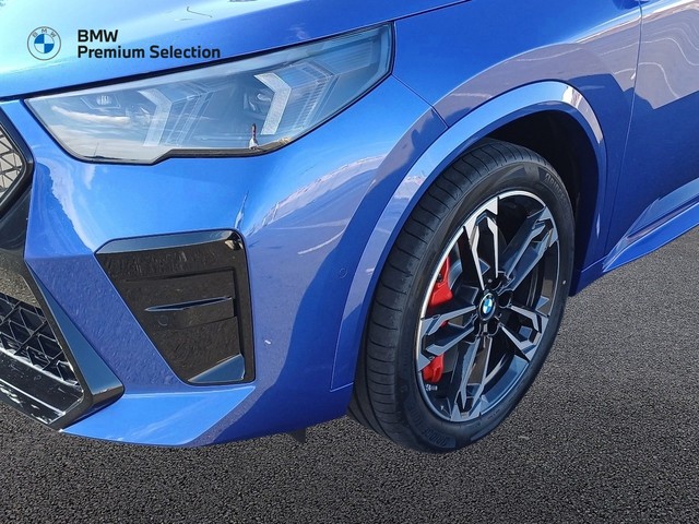 BMW iX2 eDrive20 color Azul. Año 2025. 150KW(204CV). Eléctrico. En concesionario Marmotor de Las Palmas