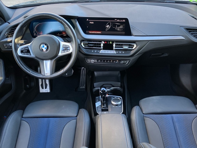 BMW Serie 1 118d color Negro. Año 2024. 110KW(150CV). Diésel. En concesionario Bernesga Motor León (Bmw y Mini) de León