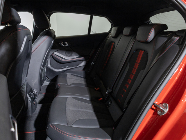 BMW Serie 1 128ti color Rojo. Año 2022. 195KW(265CV). Gasolina. En concesionario Oliva Motor Girona de Girona