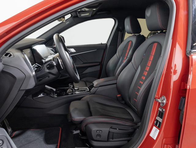 BMW Serie 1 128ti color Rojo. Año 2022. 195KW(265CV). Gasolina. En concesionario Oliva Motor Girona de Girona