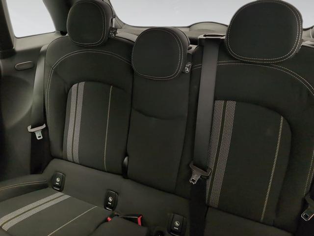 fotoG 8 del MINI MINI 5 Puertas Cooper 100 kW (136 CV) 136cv Gasolina del 2021 en Málaga