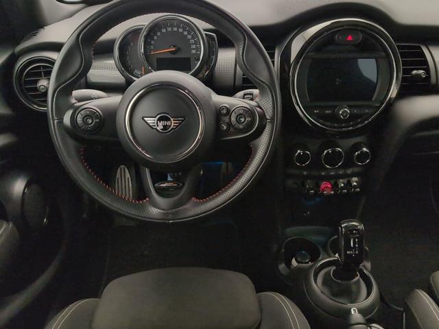 fotoG 10 del MINI MINI 5 Puertas Cooper 100 kW (136 CV) 136cv Gasolina del 2021 en Málaga