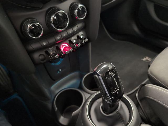 fotoG 13 del MINI MINI 5 Puertas Cooper 100 kW (136 CV) 136cv Gasolina del 2021 en Málaga