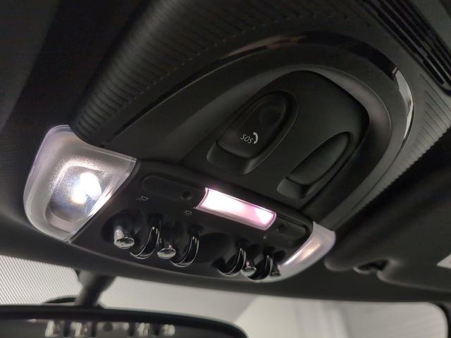 fotoG 14 del MINI MINI 5 Puertas Cooper 100 kW (136 CV) 136cv Gasolina del 2021 en Málaga