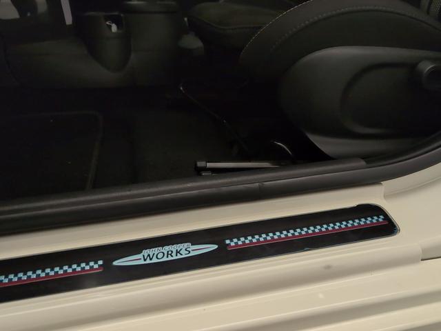 fotoG 17 del MINI MINI 5 Puertas Cooper 100 kW (136 CV) 136cv Gasolina del 2021 en Málaga