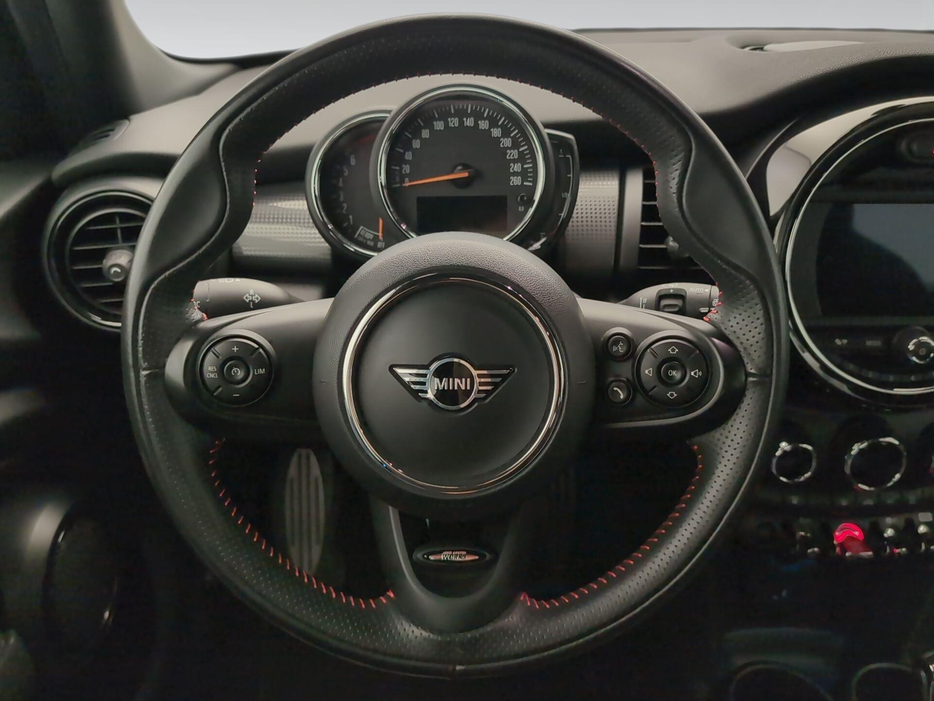 fotoG 12 del MINI MINI 5 Puertas Cooper 100 kW (136 CV) 136cv Gasolina del 2021 en Málaga