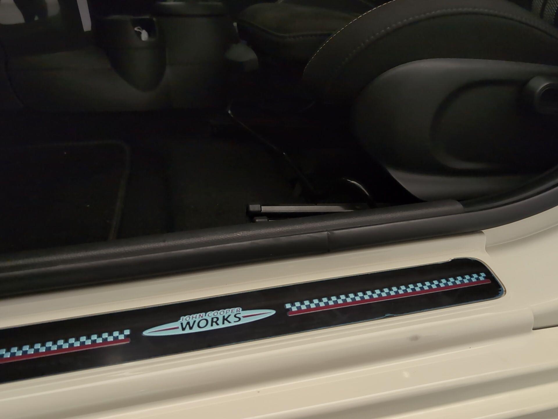 fotoG 17 del MINI MINI 5 Puertas Cooper 100 kW (136 CV) 136cv Gasolina del 2021 en Málaga