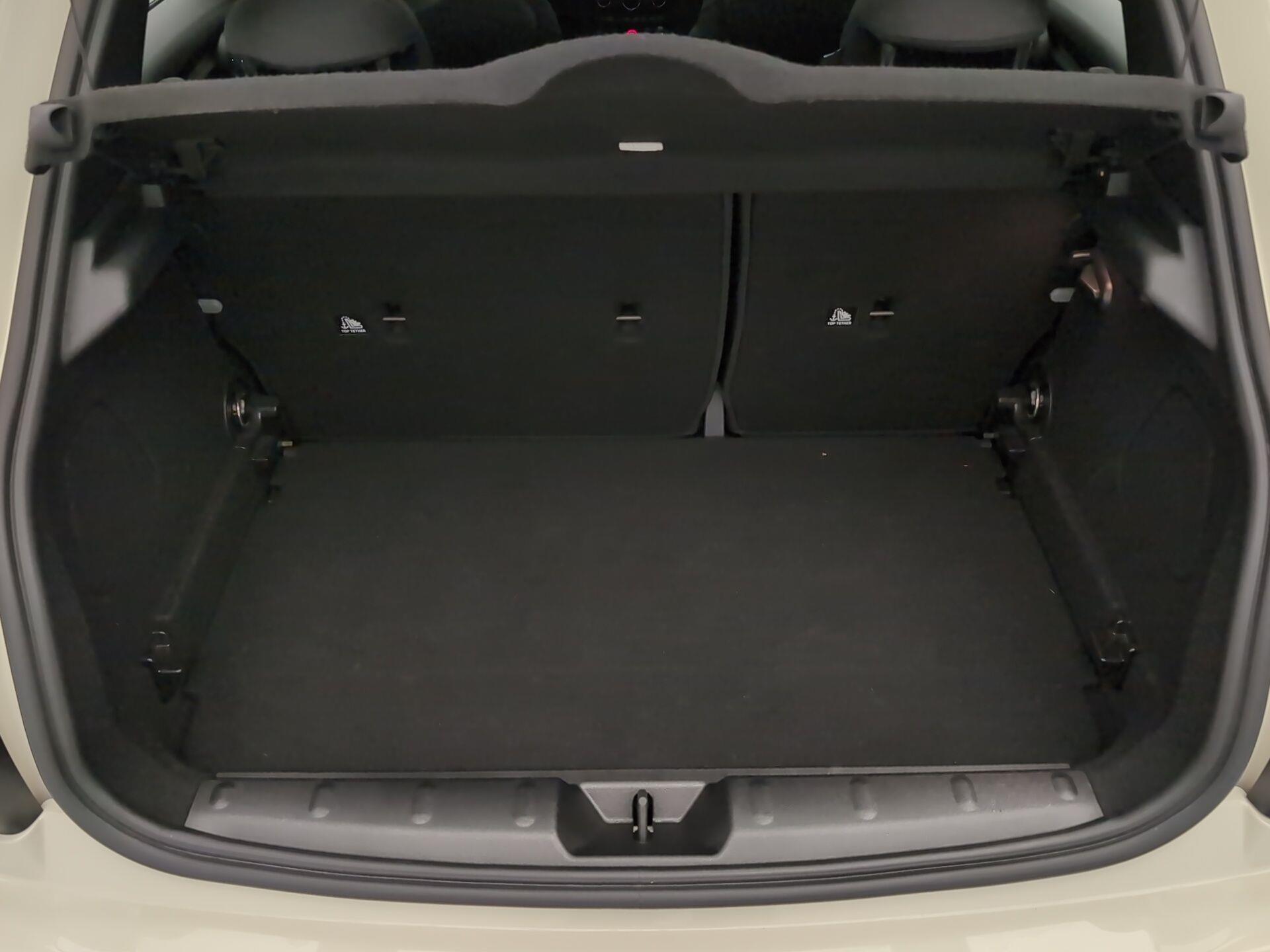 fotoG 18 del MINI MINI 5 Puertas Cooper 100 kW (136 CV) 136cv Gasolina del 2021 en Málaga