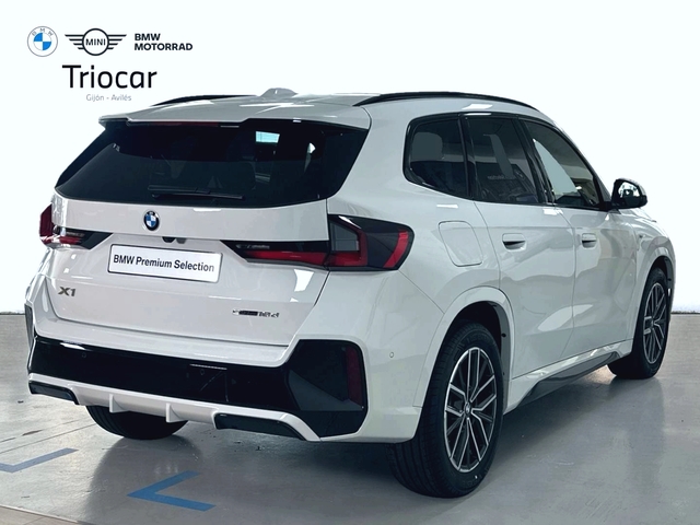 BMW X1 sDrive18d color Blanco. Año 2025. 110KW(150CV). Diésel. En concesionario Triocar Gijón (Bmw y Mini) de Asturias